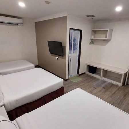 Angsoka Hotel Teluk Intan Bagian luar foto