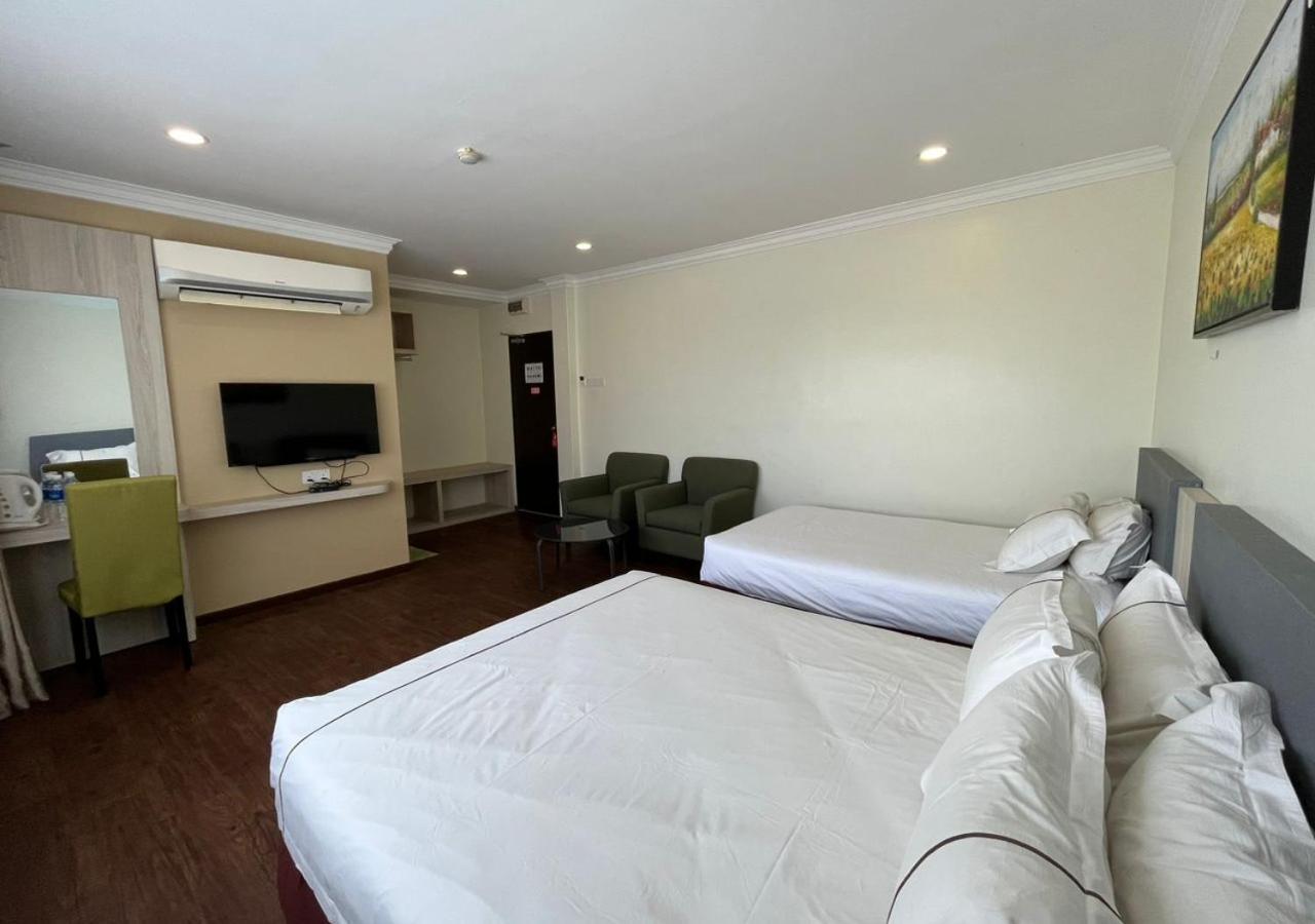 Angsoka Hotel Teluk Intan Bagian luar foto