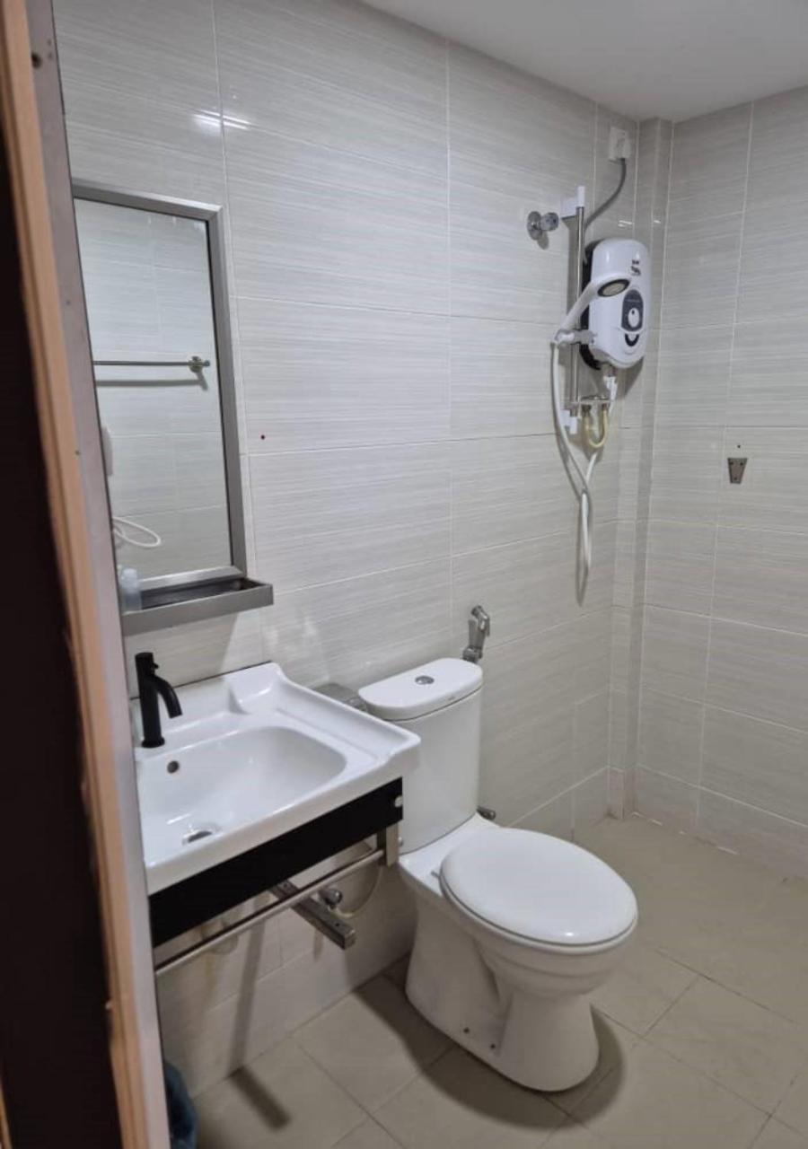 Angsoka Hotel Teluk Intan Bagian luar foto