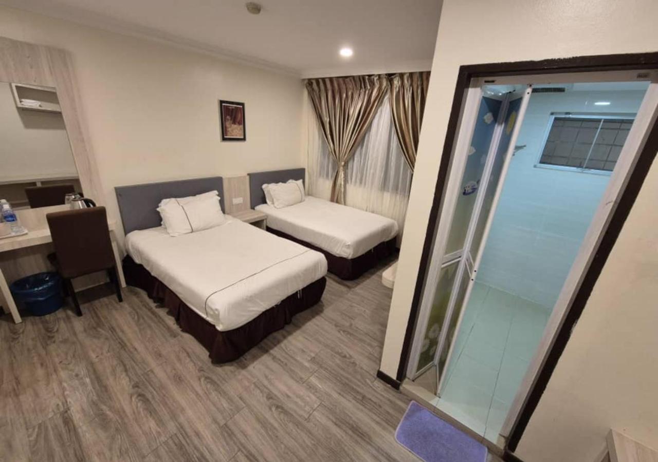 Angsoka Hotel Teluk Intan Bagian luar foto