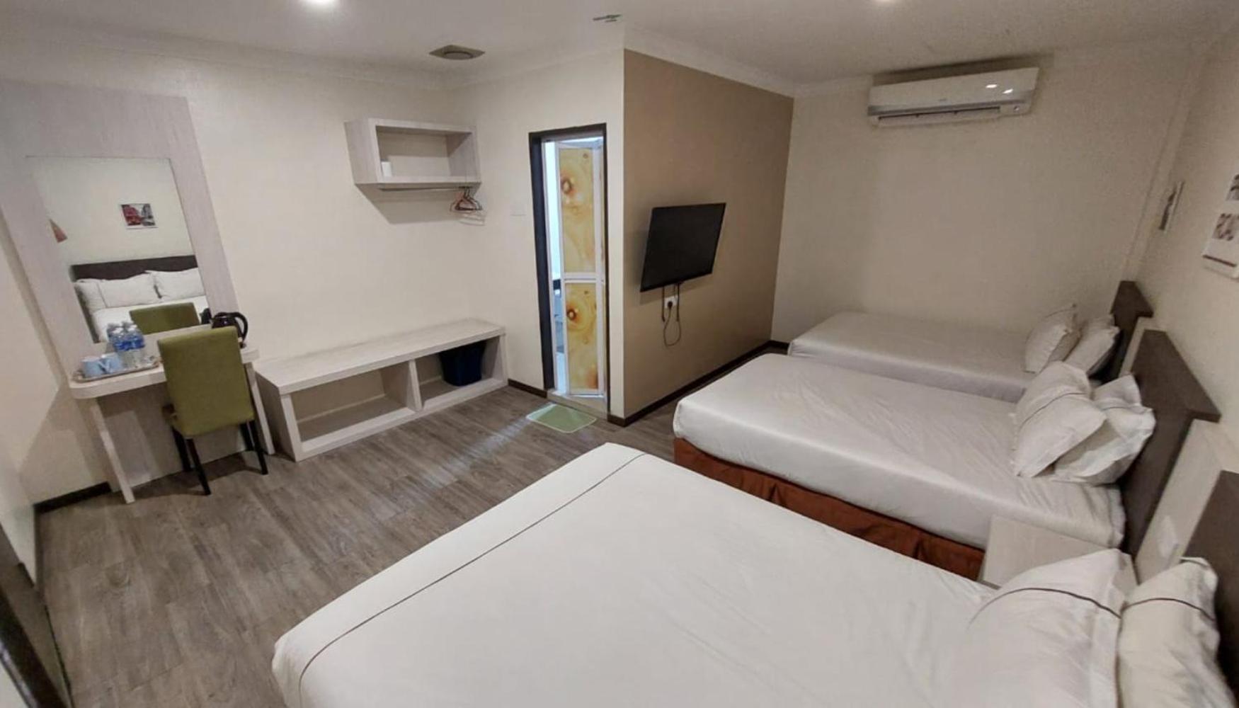 Angsoka Hotel Teluk Intan Bagian luar foto