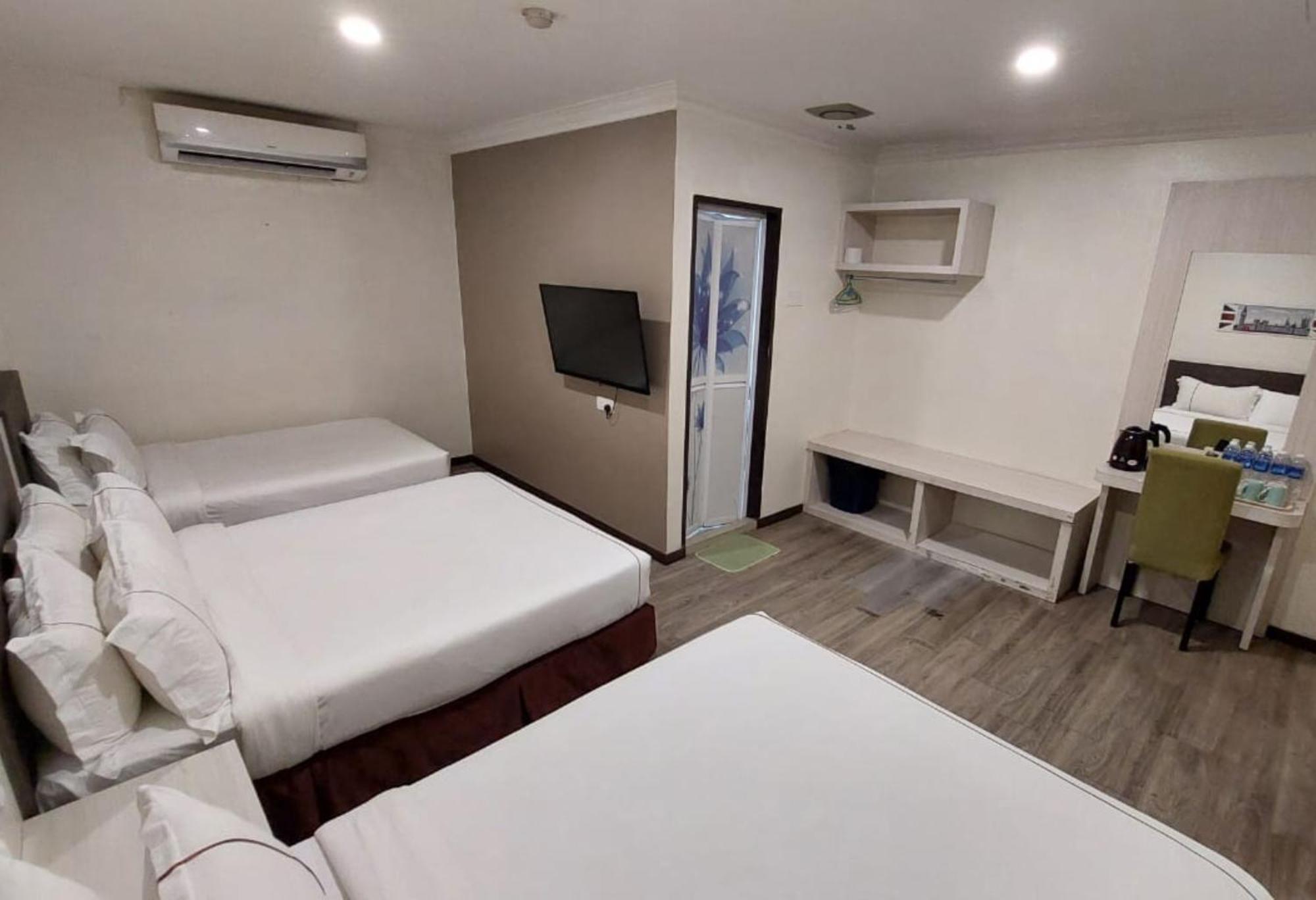 Angsoka Hotel Teluk Intan Bagian luar foto