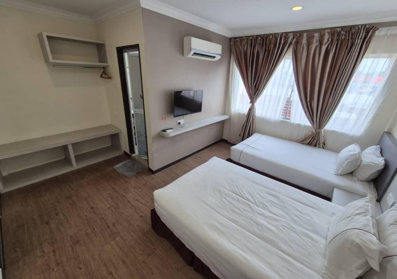 Angsoka Hotel Teluk Intan Bagian luar foto