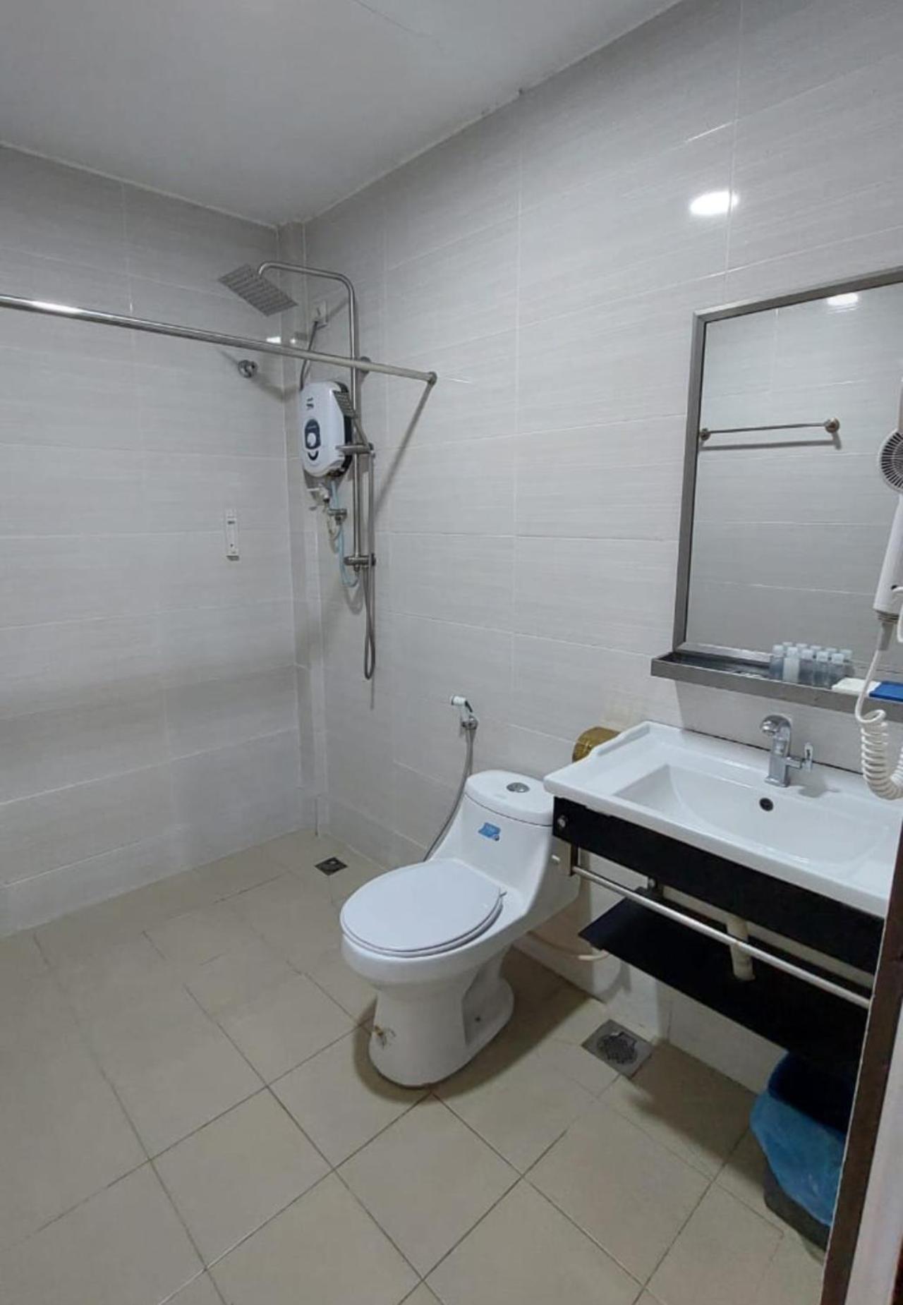 Angsoka Hotel Teluk Intan Bagian luar foto