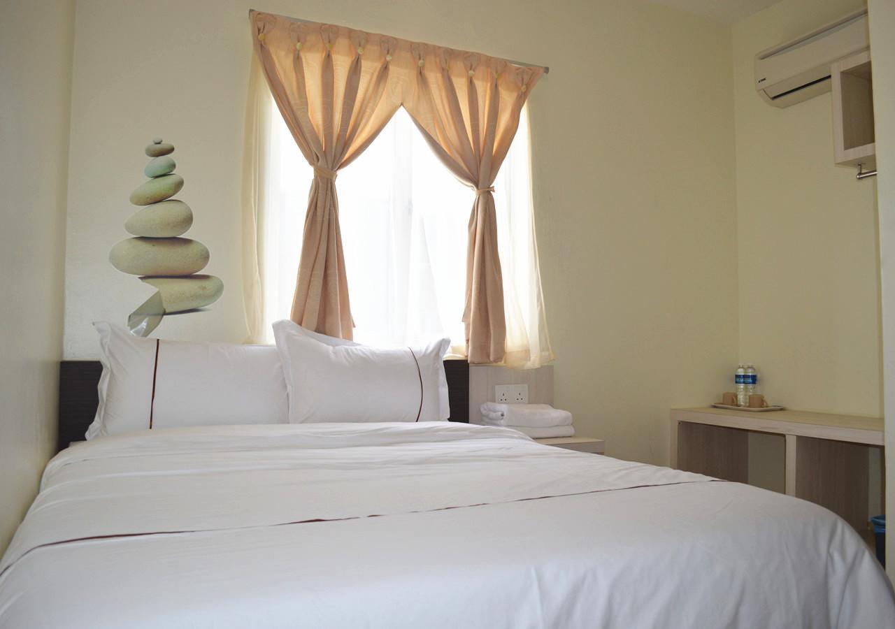 Angsoka Hotel Teluk Intan Bagian luar foto