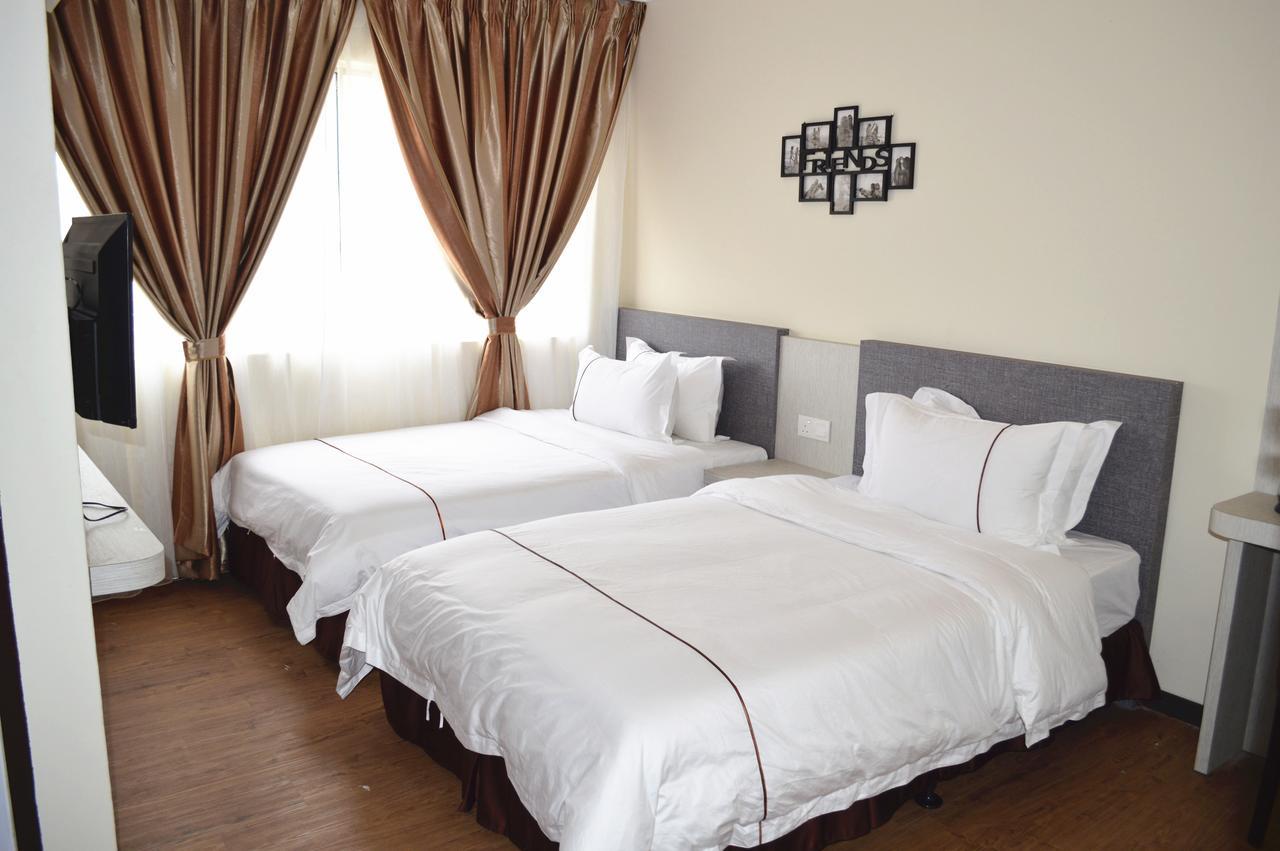 Angsoka Hotel Teluk Intan Bagian luar foto