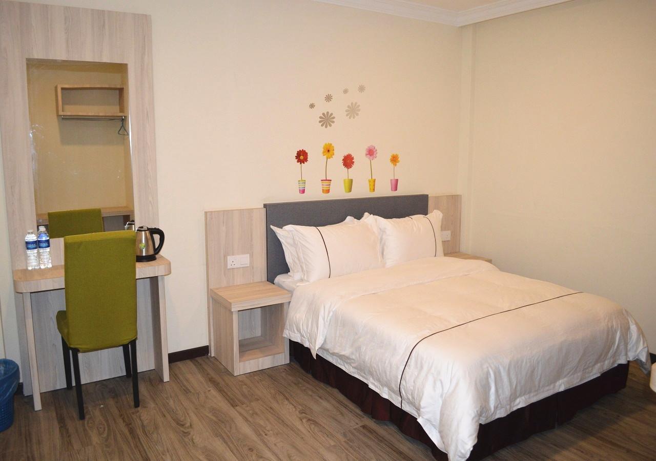 Angsoka Hotel Teluk Intan Bagian luar foto
